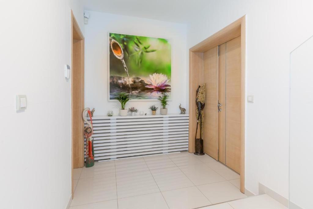 Aparthotel Lux Hedonistic Life Nowy Sad Zewnętrze zdjęcie